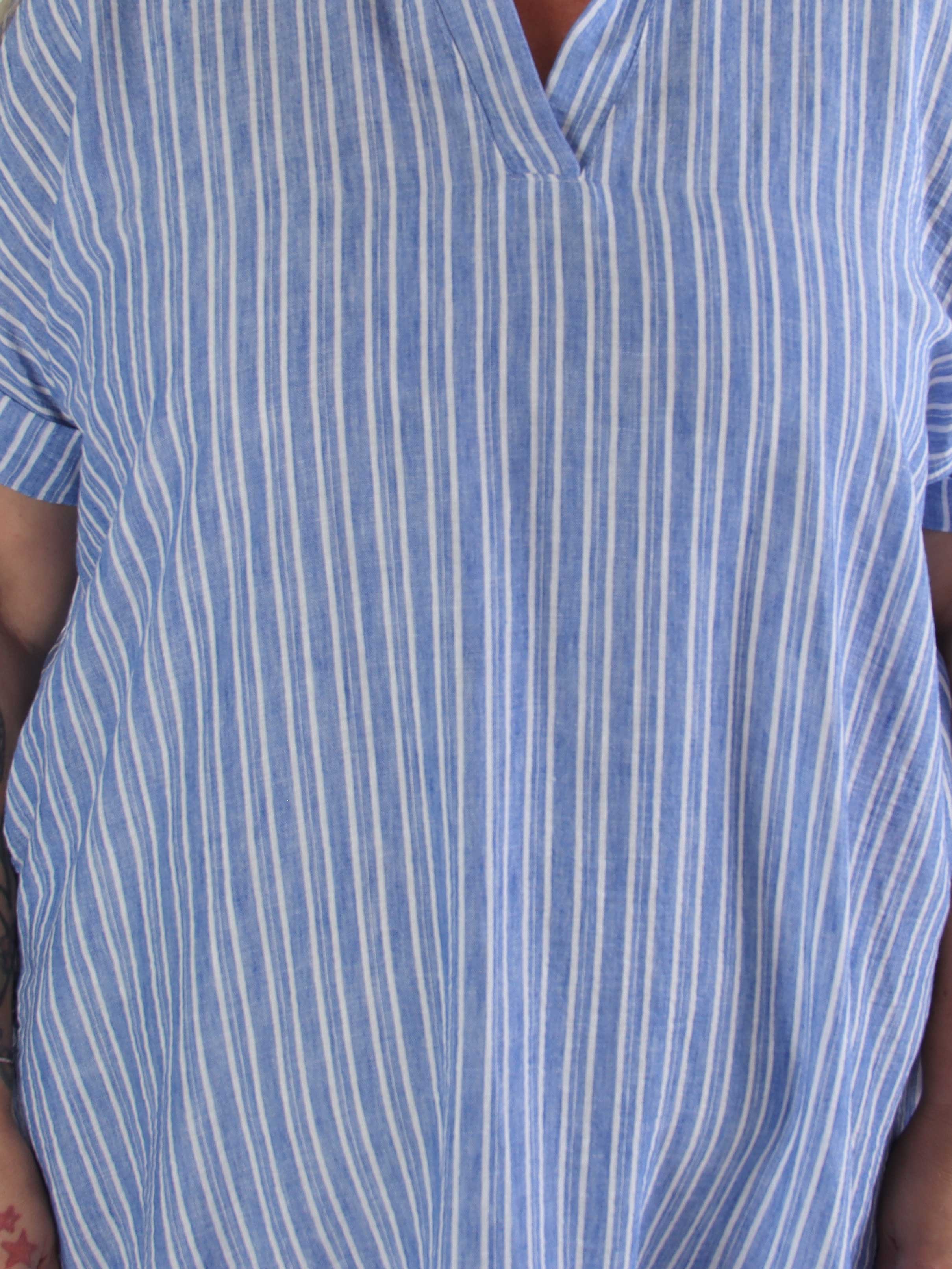 Evelyn - Randig plus size tunikaklänning med skjortkrage